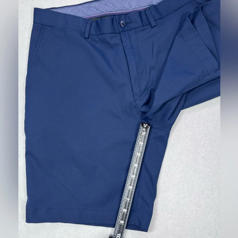 Cremieux Men’s Navy Blue 9” Performance Atwood Shorts. Size 36